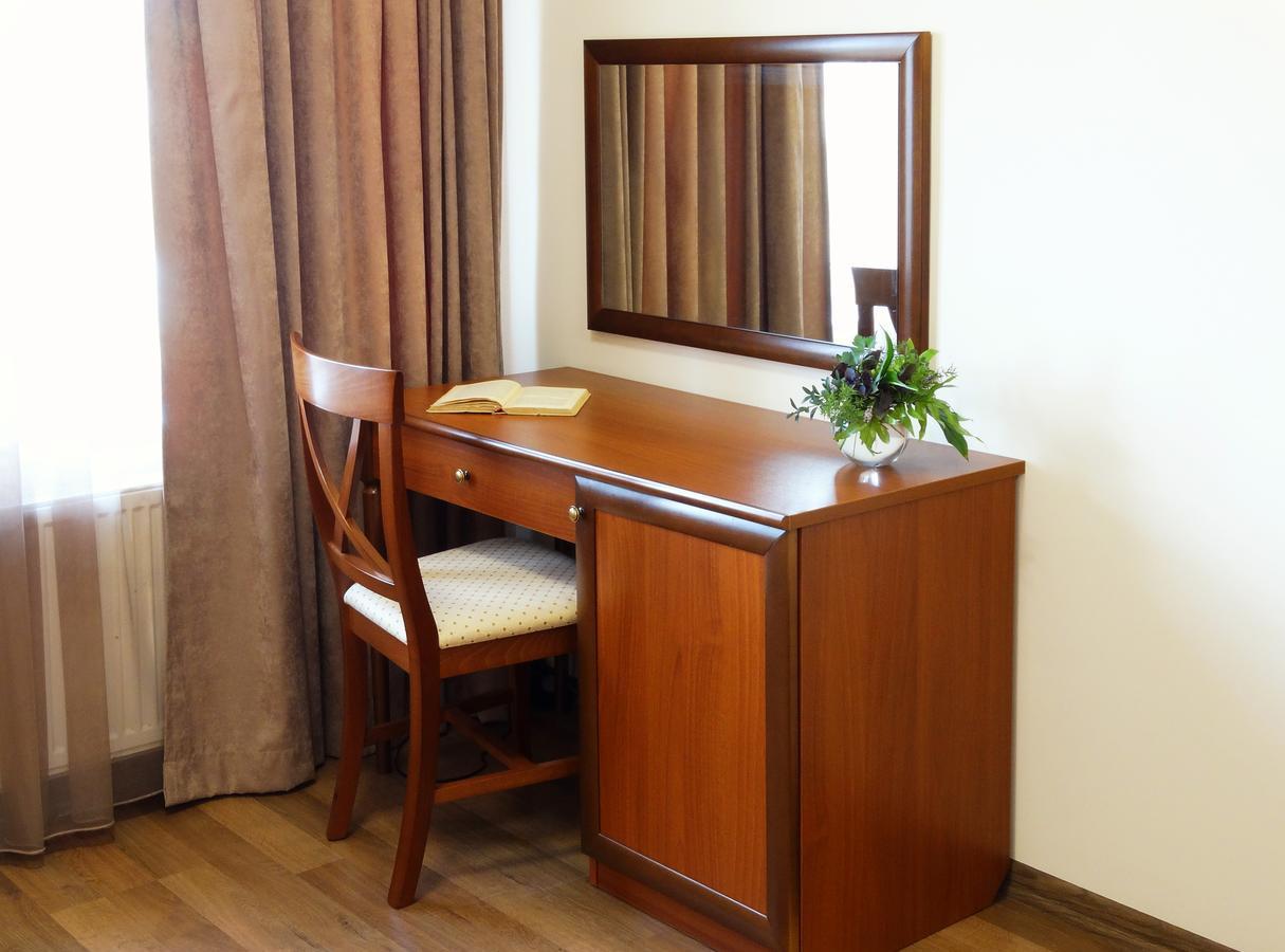 Henry Ford Mini Hotel Odessa Exterior photo